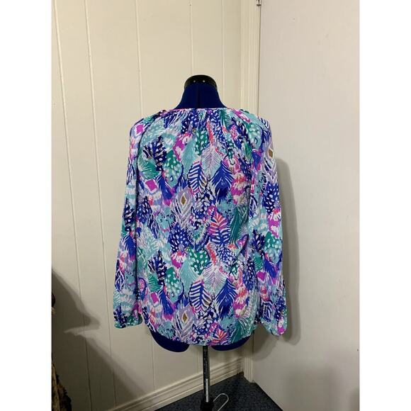 Lily Pulitzer Willa Top Medium Peek a Boo Neck Long Sleeve Beach Resort Coastal - Picture 3 of 10